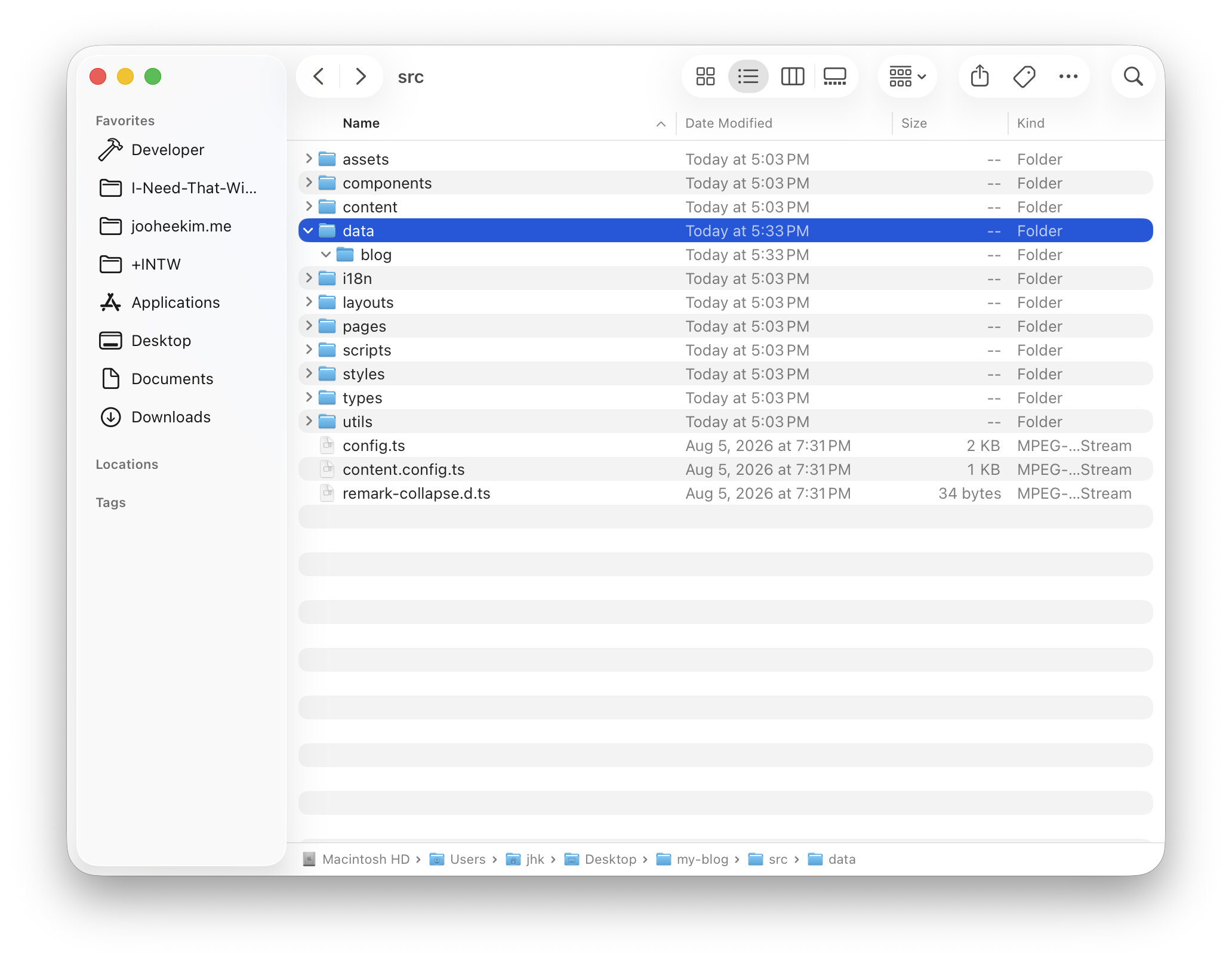 Finder showing the src/data/blog folder